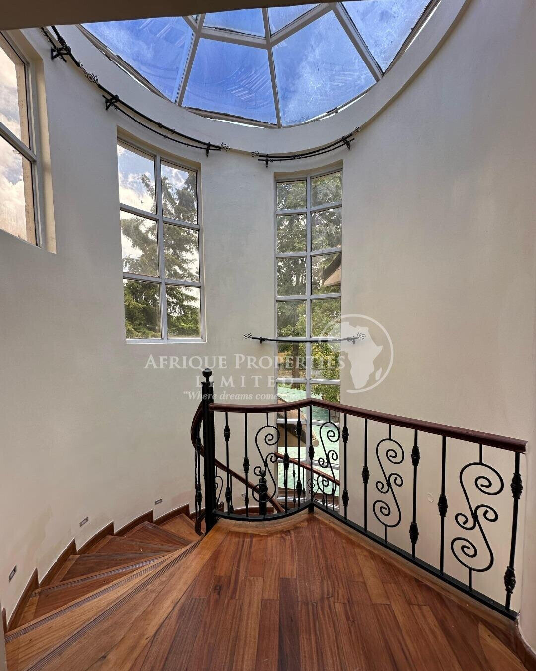 3-Level Townhouse with Fireplace, Gym & Jacuzzi - Lavington
