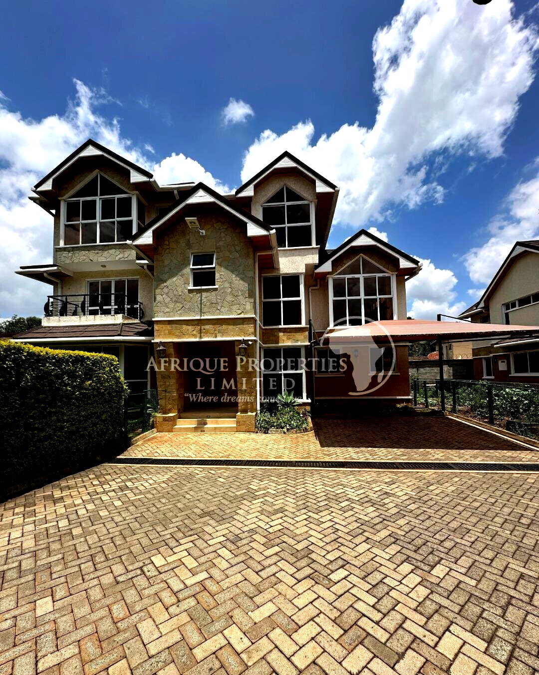 3-Level Townhouse with Fireplace, Gym & Jacuzzi - Lavington