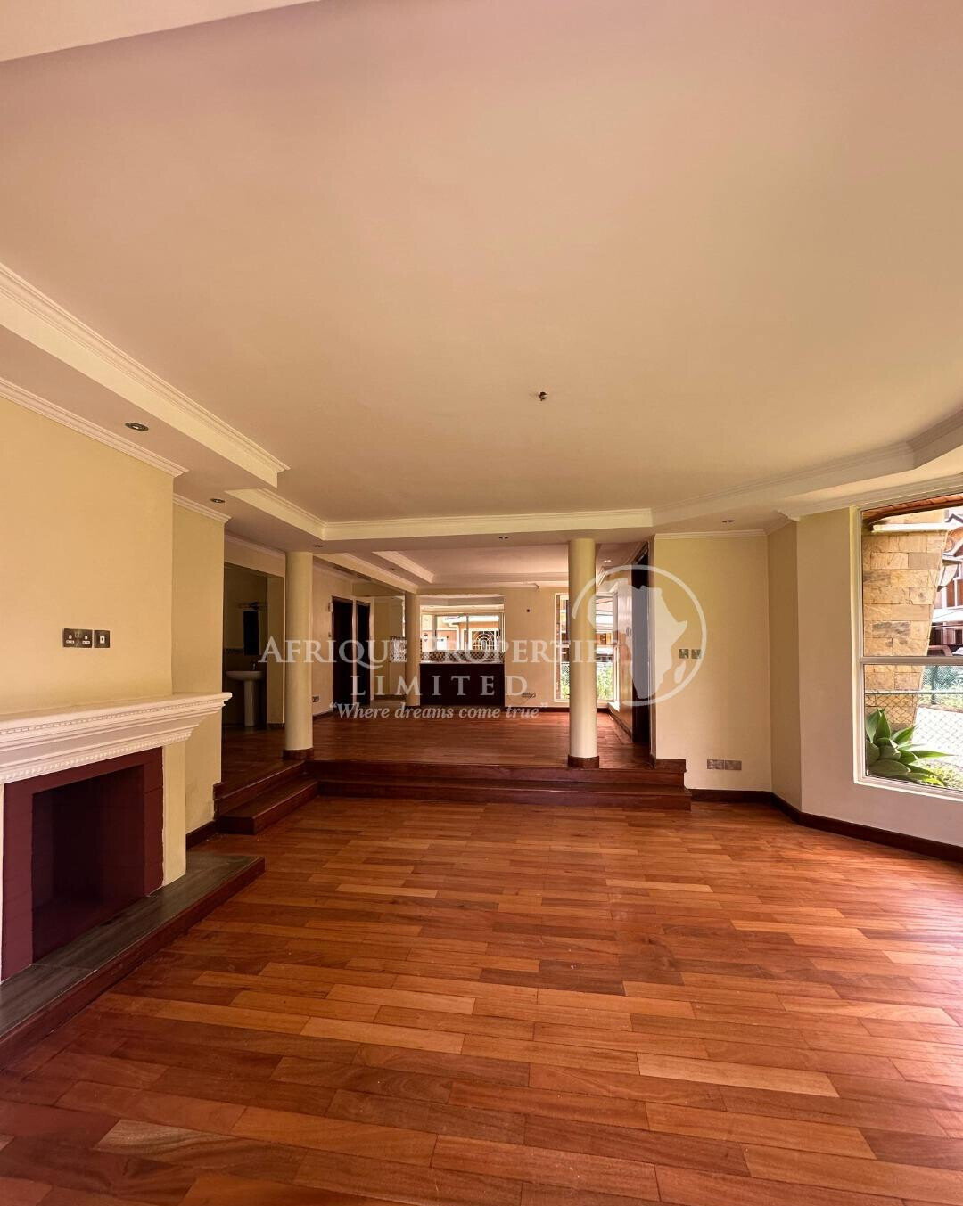 3-Level Townhouse with Fireplace, Gym & Jacuzzi - Lavington
