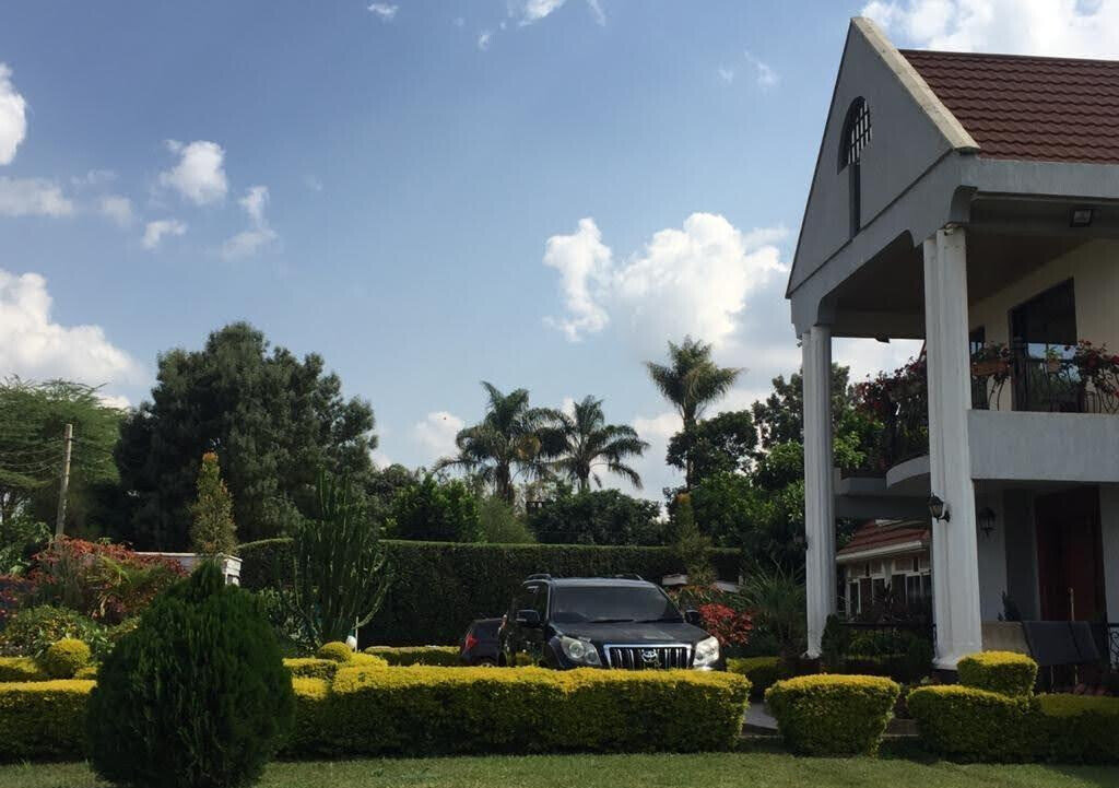 Half Acre 4BR Haven at KSh 350K