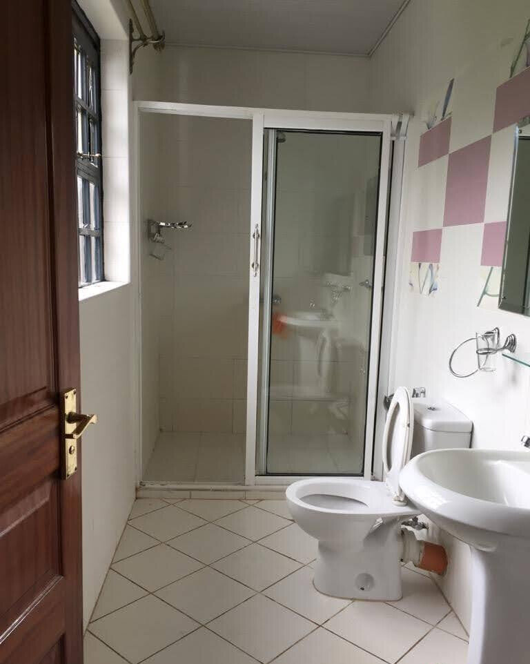 Half Acre 4BR Haven at KSh 350K