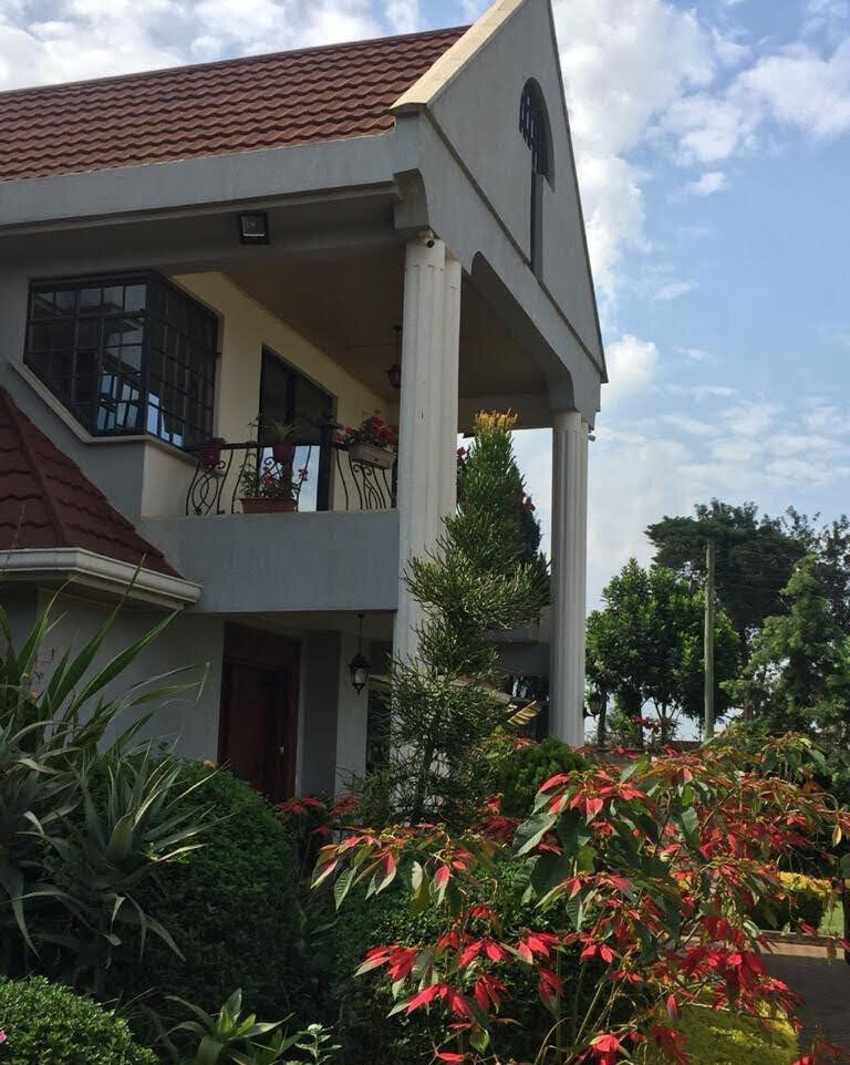 Half Acre 4BR Haven at KSh 350K