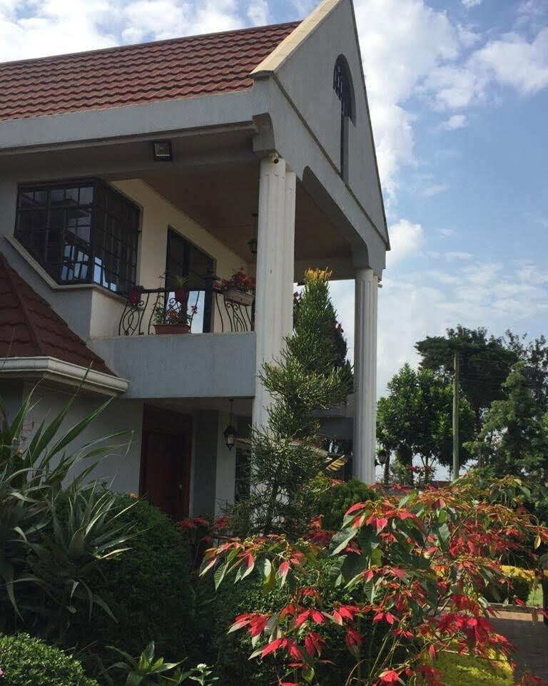 Half Acre 4BR Haven at KSh 350K