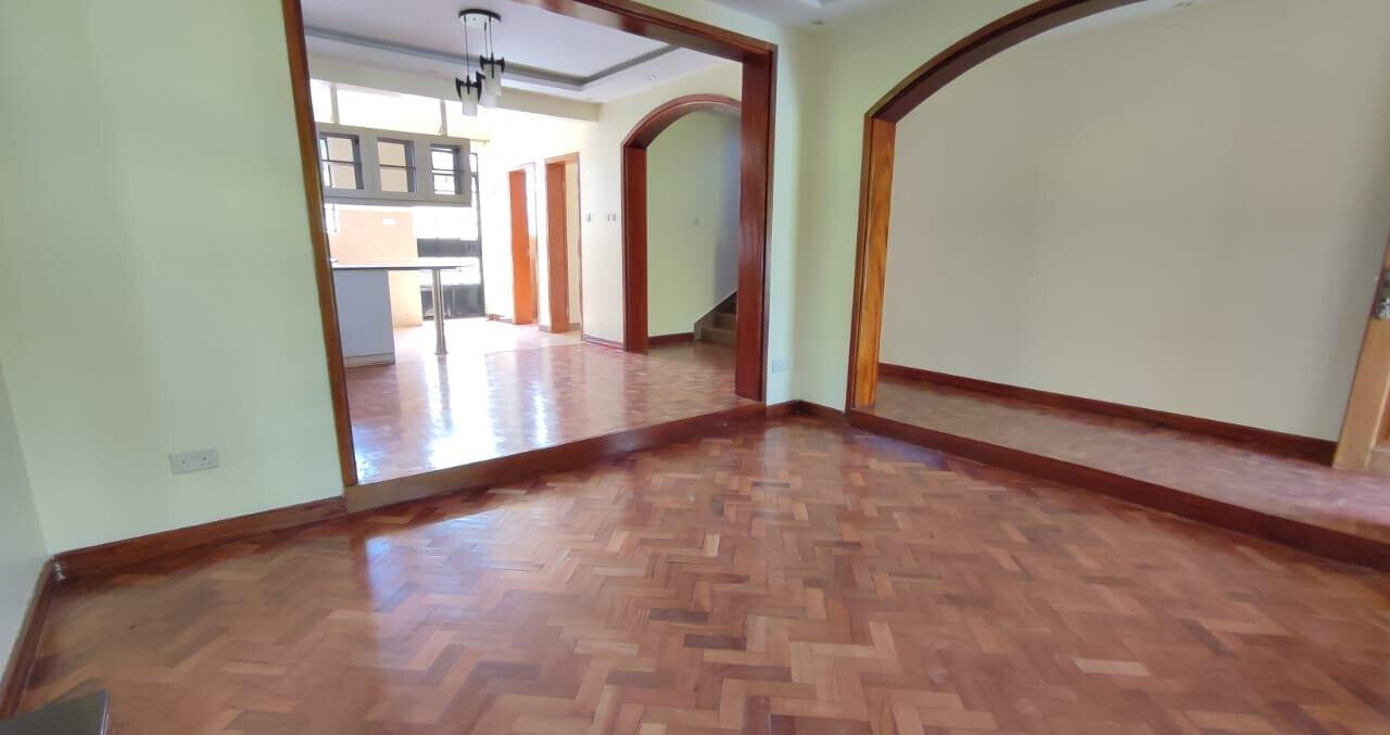 4-Ensuite Townhouse with Fireplace & Pool - Loresho