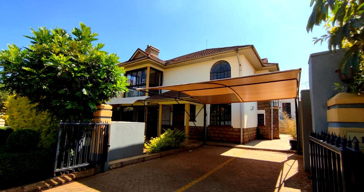 4-Ensuite Townhouse with Fireplace & Pool - Loresho