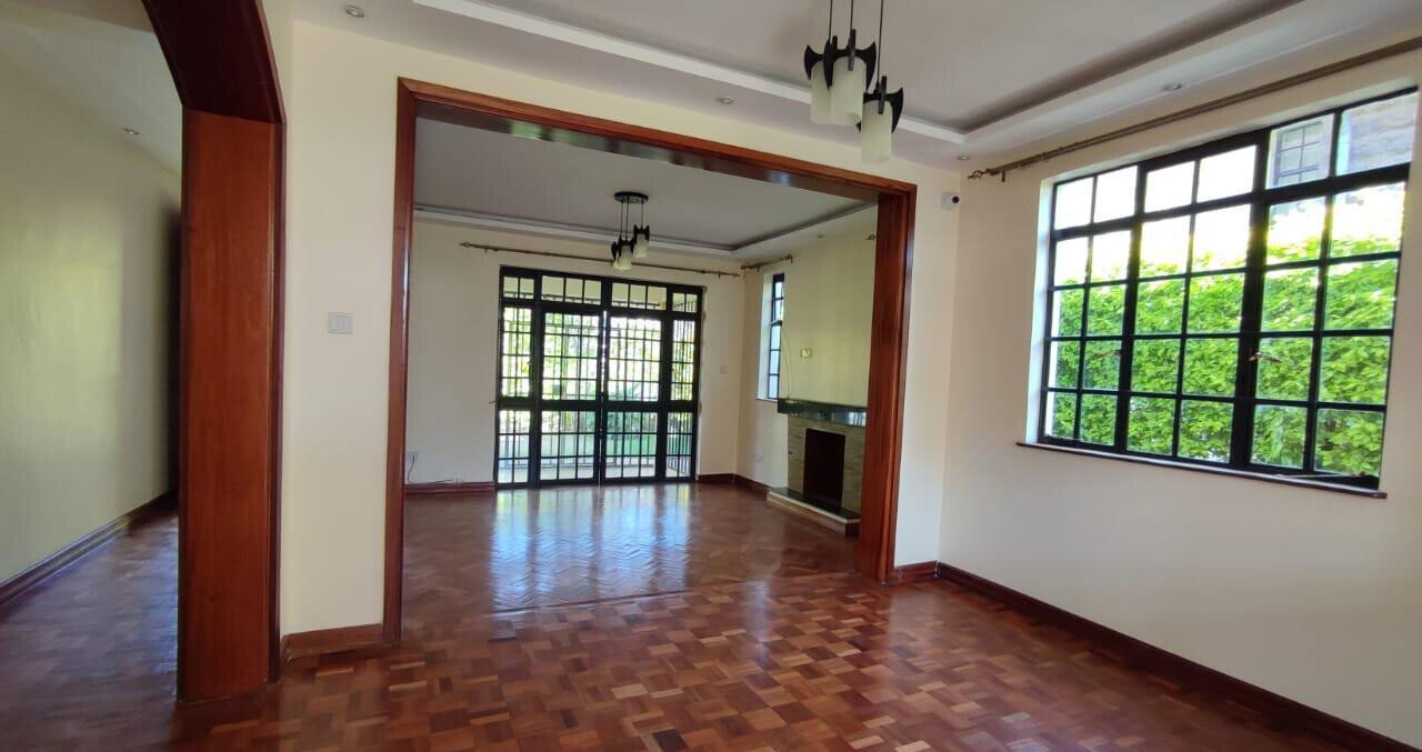 4-Ensuite Townhouse with Fireplace & Pool - Loresho