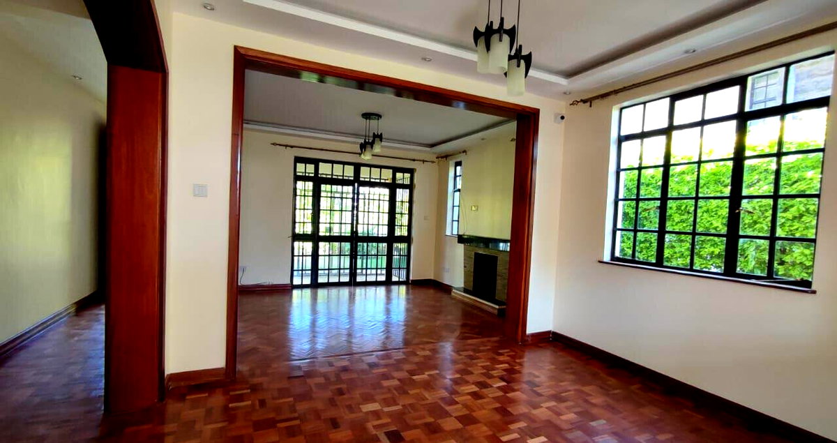 4-Ensuite Townhouse with Fireplace & Pool - Loresho
