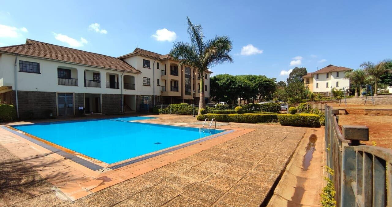 4-Ensuite Townhouse with Fireplace & Pool - Loresho