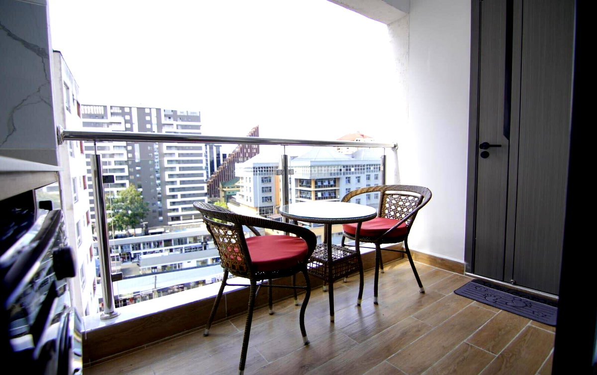 1BR with Custom Finishes & French Windows - Kilimani