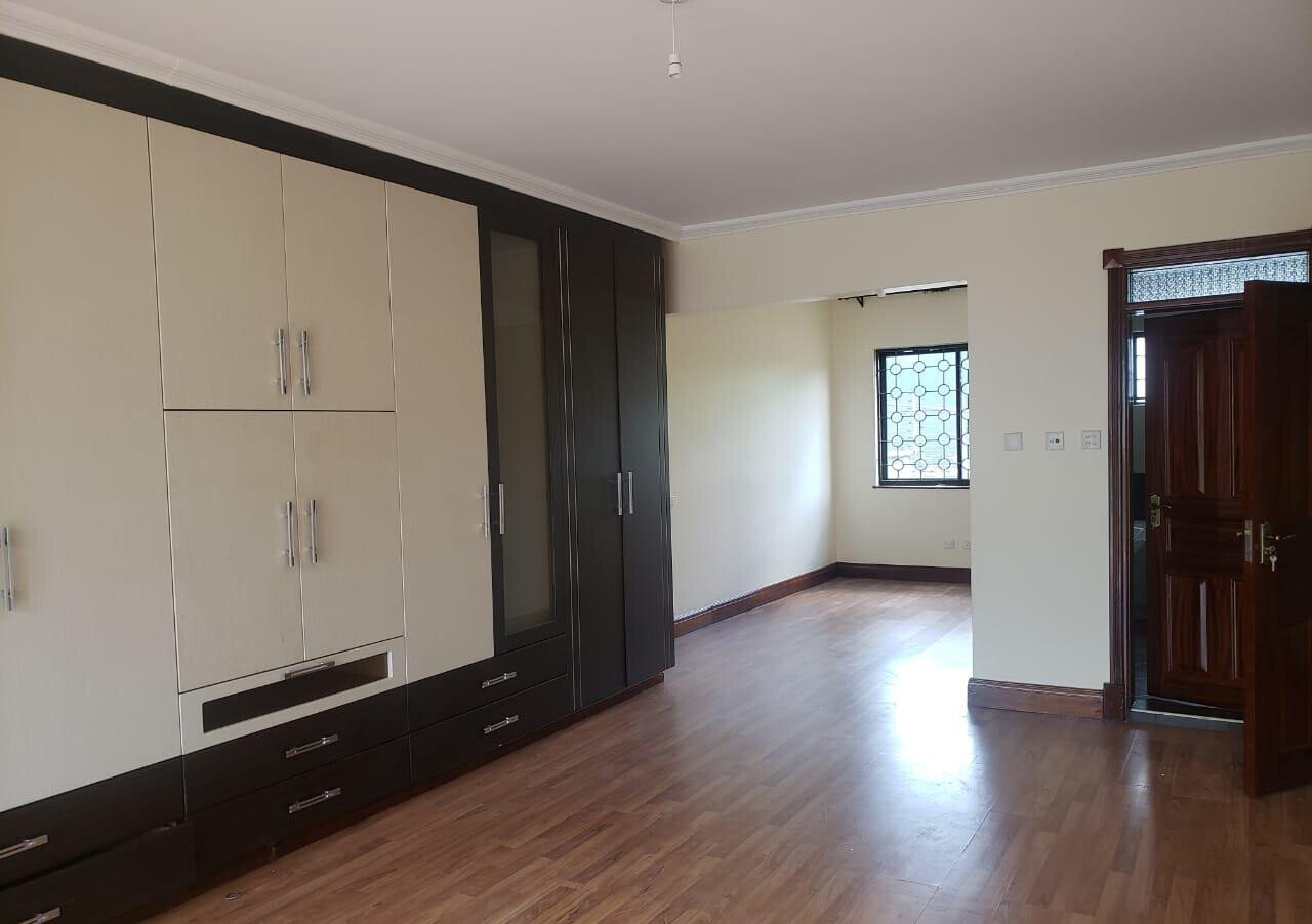 5BR Townhouse with Mature Garden & 24/7 Security - Westlands