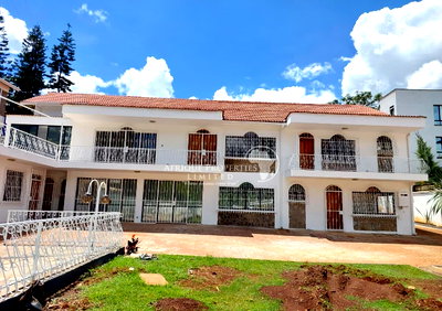 Luxury 5BR Mansion with Garden