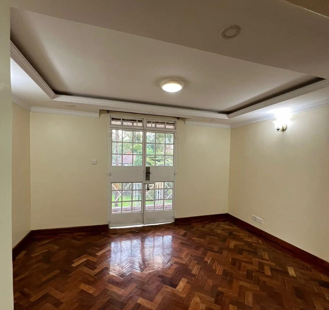 5-Ensuite Townhouse with Two TV Rooms & DSQ - Lavington