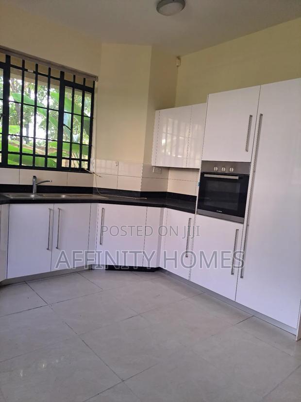 5bdrm House in Loiyangalani, Lavington for sale