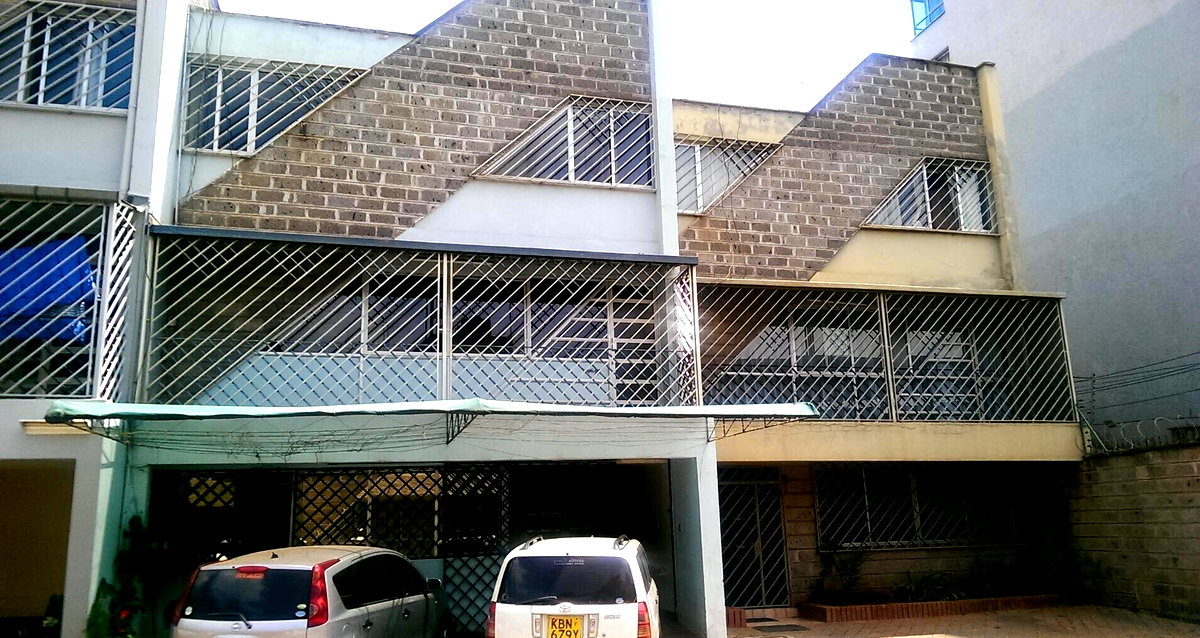 4BR Maisonette with Walk-in Closet & Balcony - Parklands