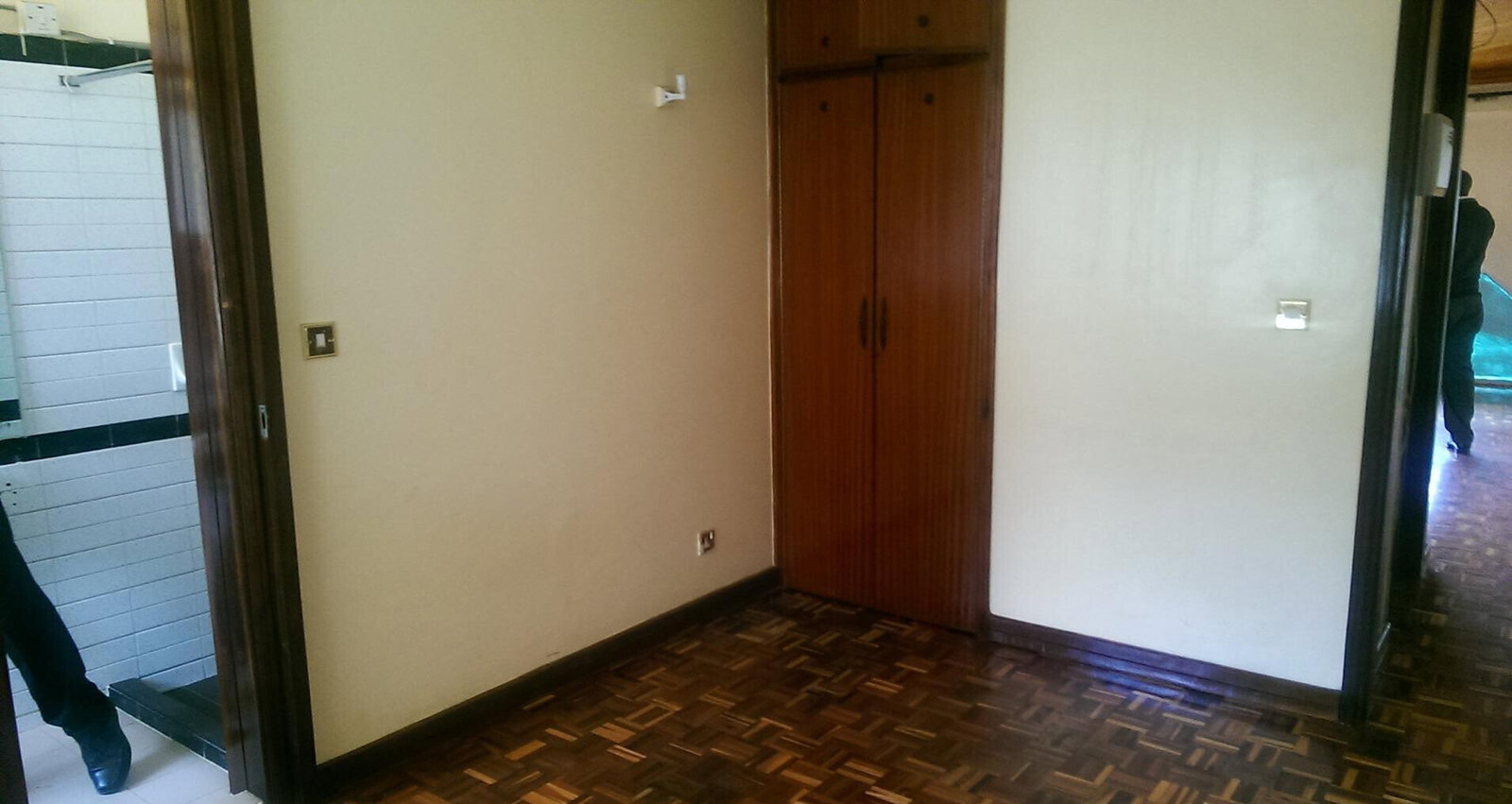 4BR Maisonette with Walk-in Closet & Balcony - Parklands
