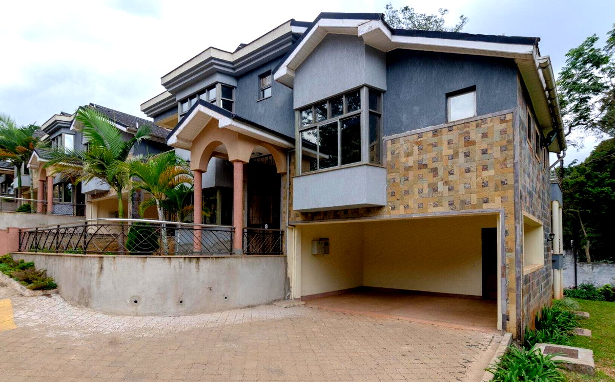 4 Ensuite Bedrooms, Guest Room & Pool - Parklands Townhouse