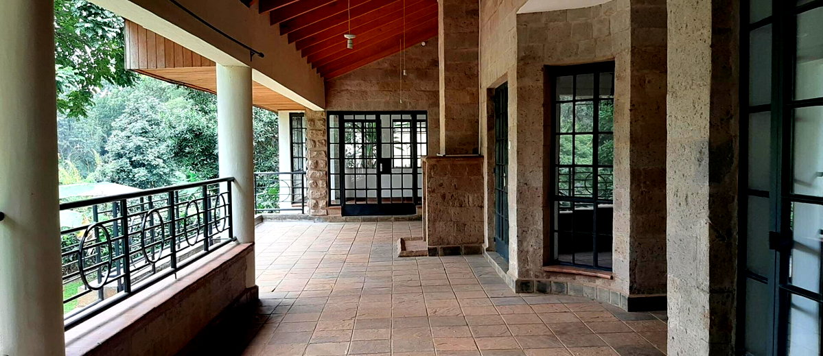 7-Bed Townhouse with River Frontage & Fireplace - Lower Kabete