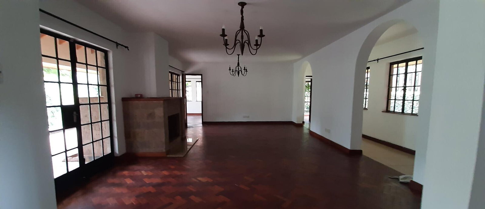 7-Bed Townhouse with River Frontage & Fireplace - Lower Kabete