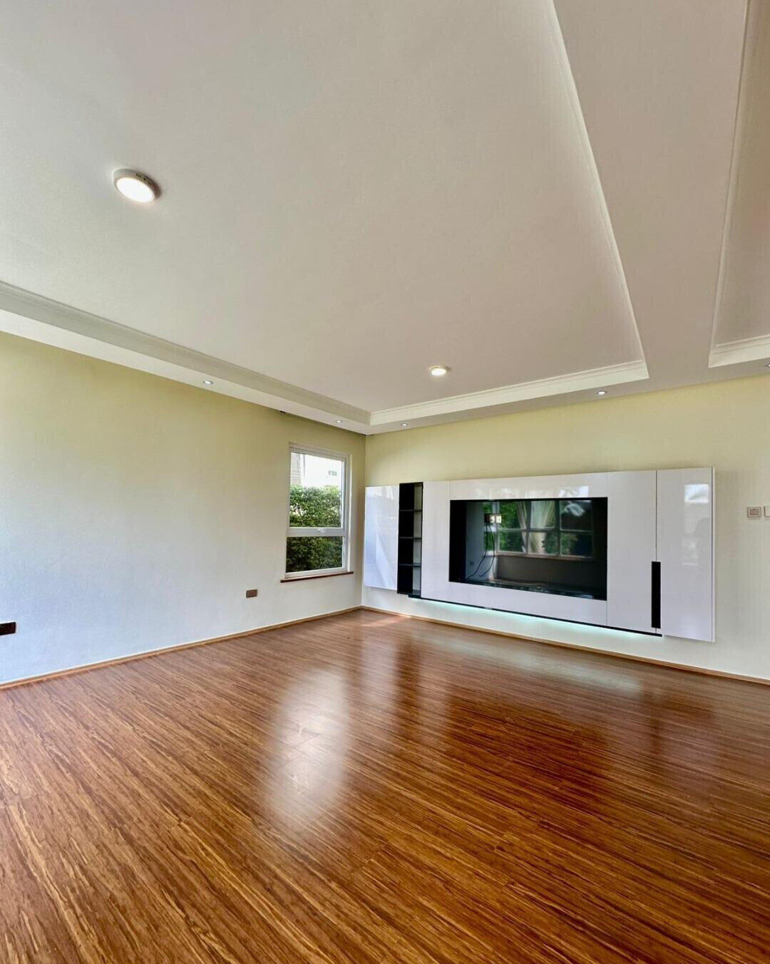 Gated 4BR Home with Garden
