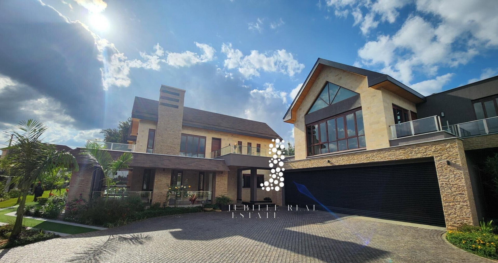 4BR Villa with Heated Pool, Guest Wing & Jacuzzi - Runda