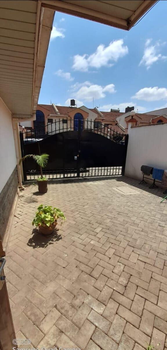 4BR Townhouse with Pool & DSQ – Phenom Estate, Langata