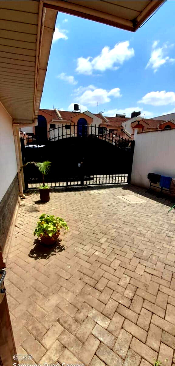4BR Townhouse with Pool & DSQ – Phenom Estate, Langata