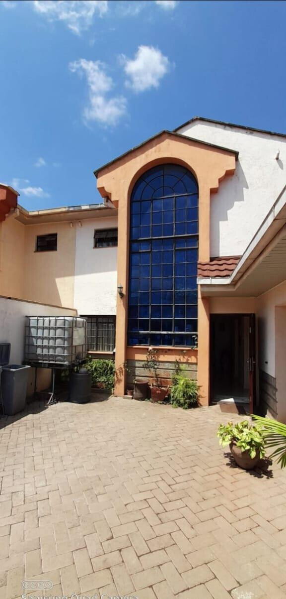 4BR Townhouse with Pool & DSQ – Phenom Estate, Langata