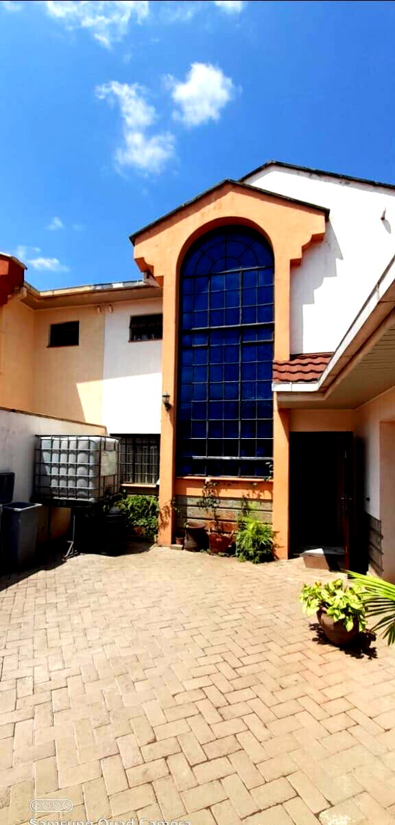 4BR Townhouse with Pool & DSQ – Phenom Estate, Langata