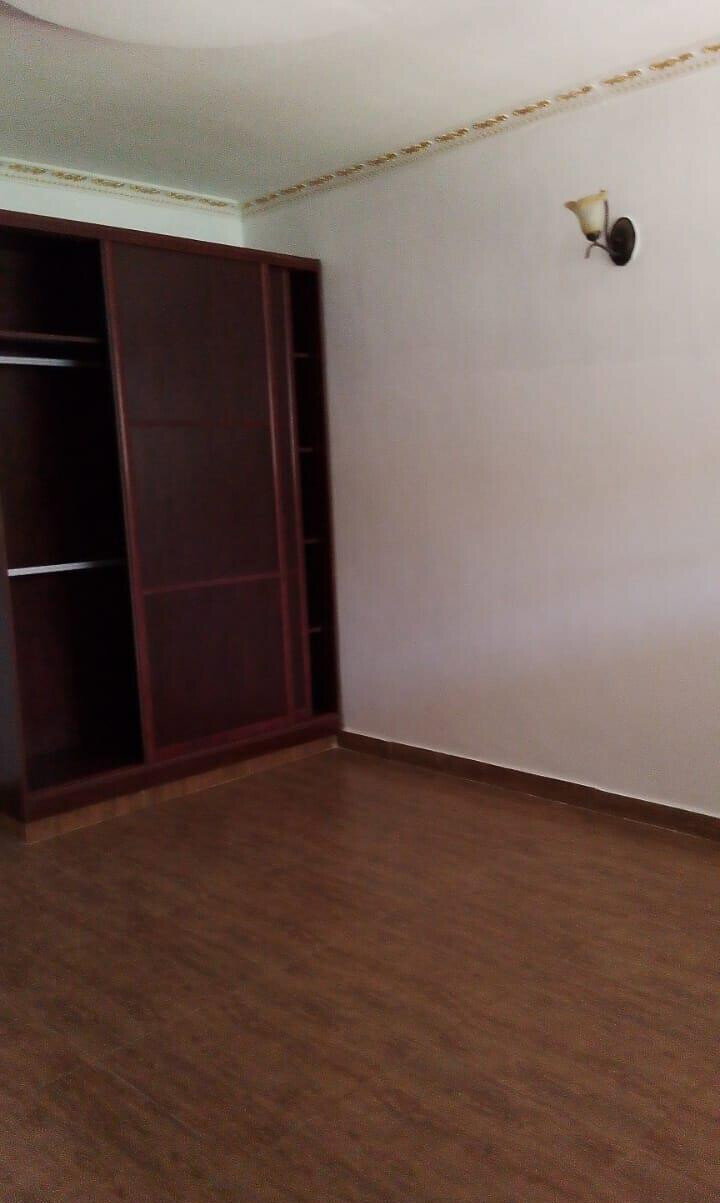 7-Bedroom Duplex Mansion with Guest House on Half-Acre - Runda