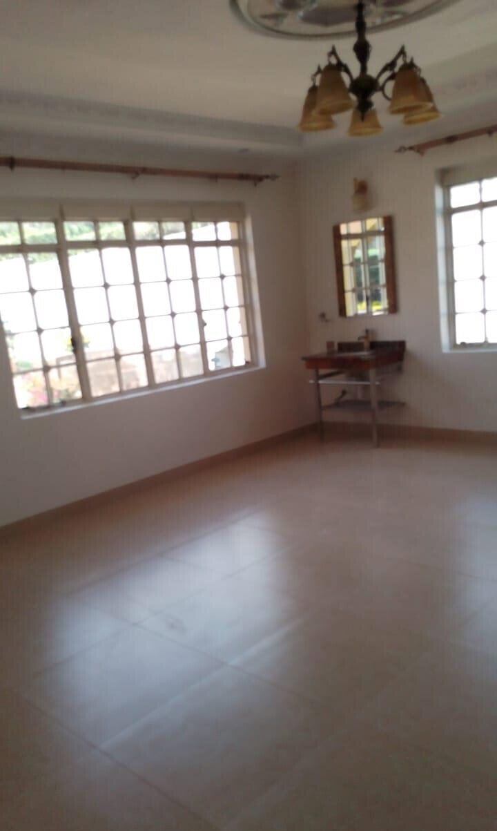 7-Bedroom Duplex Mansion with Guest House on Half-Acre - Runda