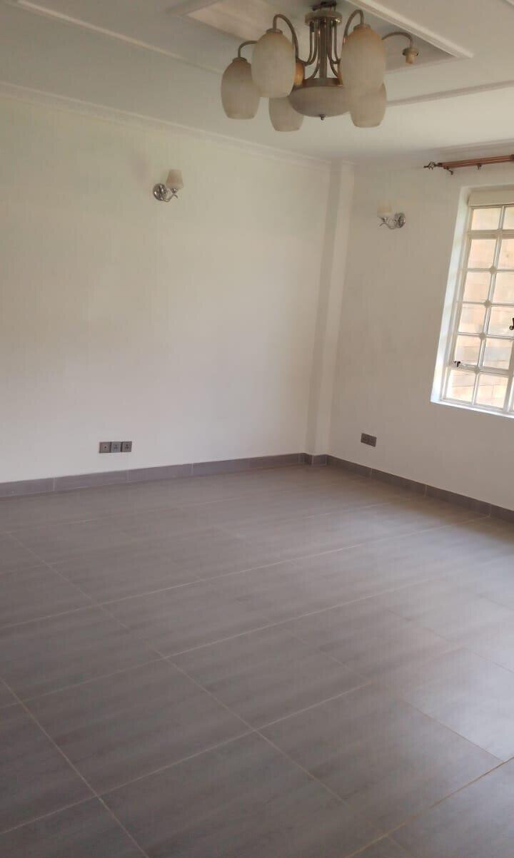 7-Bedroom Duplex Mansion with Guest House on Half-Acre - Runda