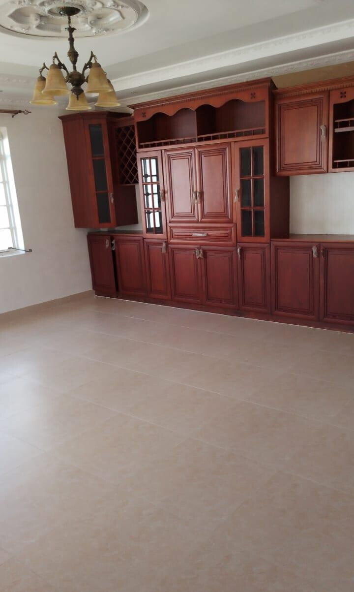 7-Bedroom Duplex Mansion with Guest House on Half-Acre - Runda