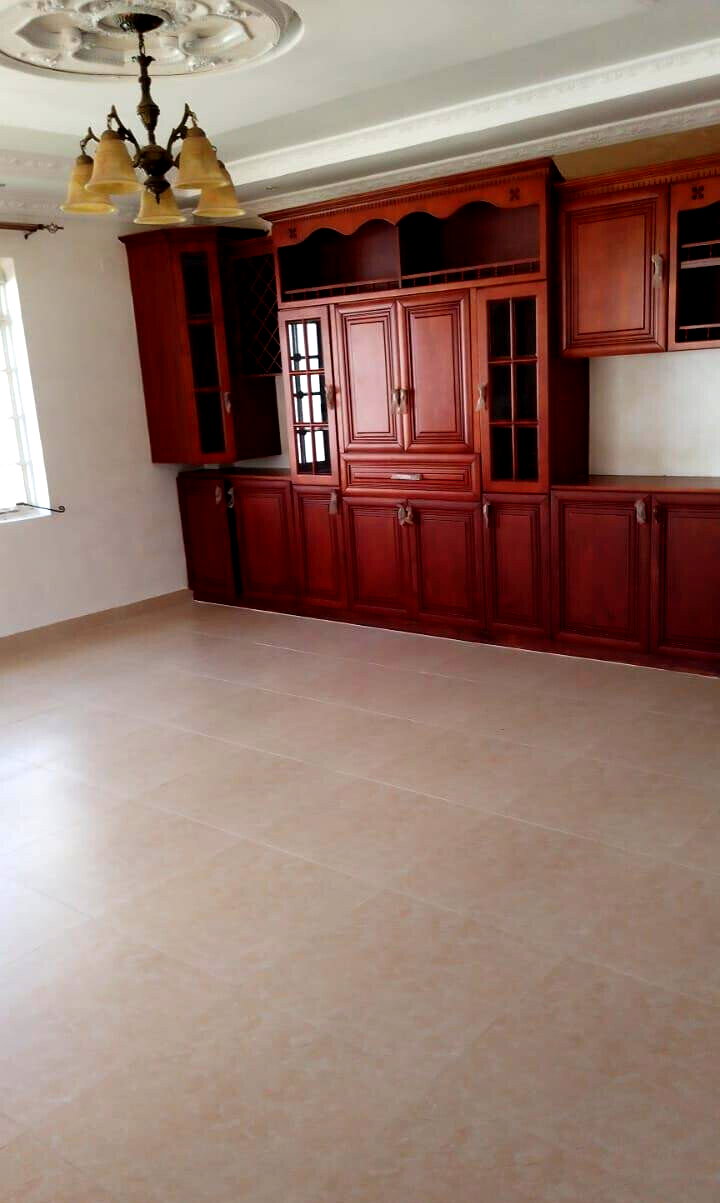 7-Bedroom Duplex Mansion with Guest House on Half-Acre - Runda