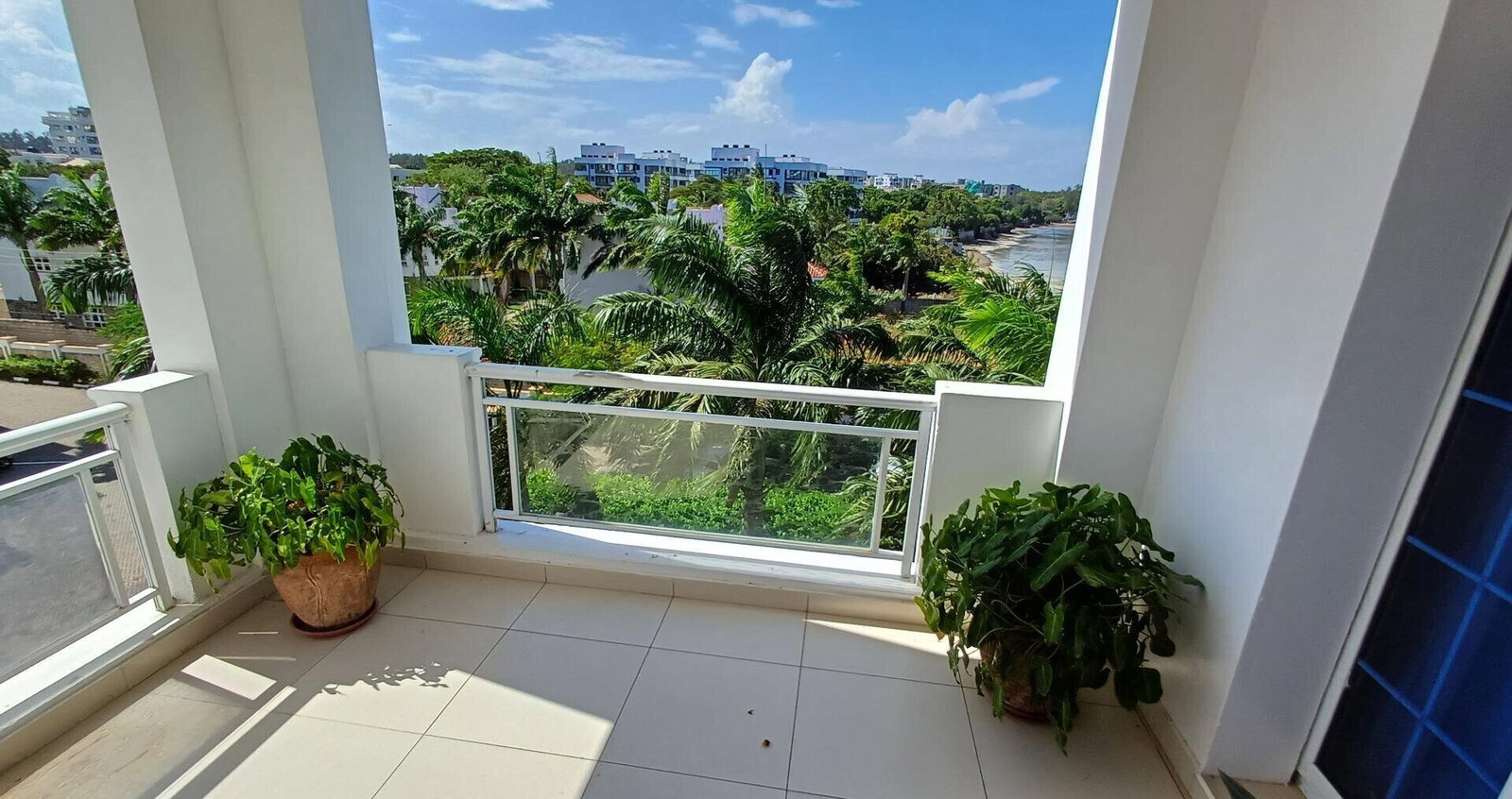Fully Furnished 3BR with Private Beach Access - Nyali