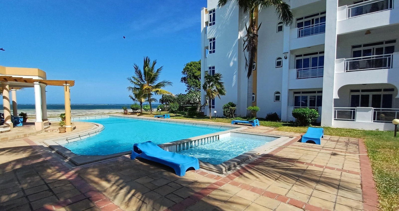 Fully Furnished 3BR with Private Beach Access - Nyali