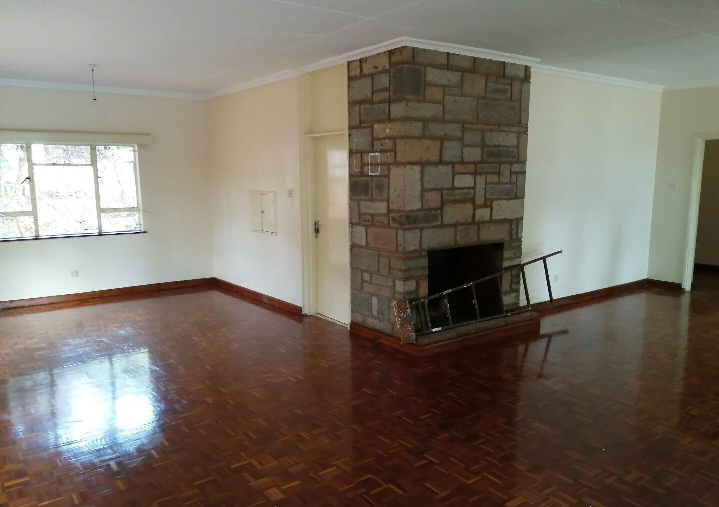 Half Acre 4BR Haven at KSh 280K