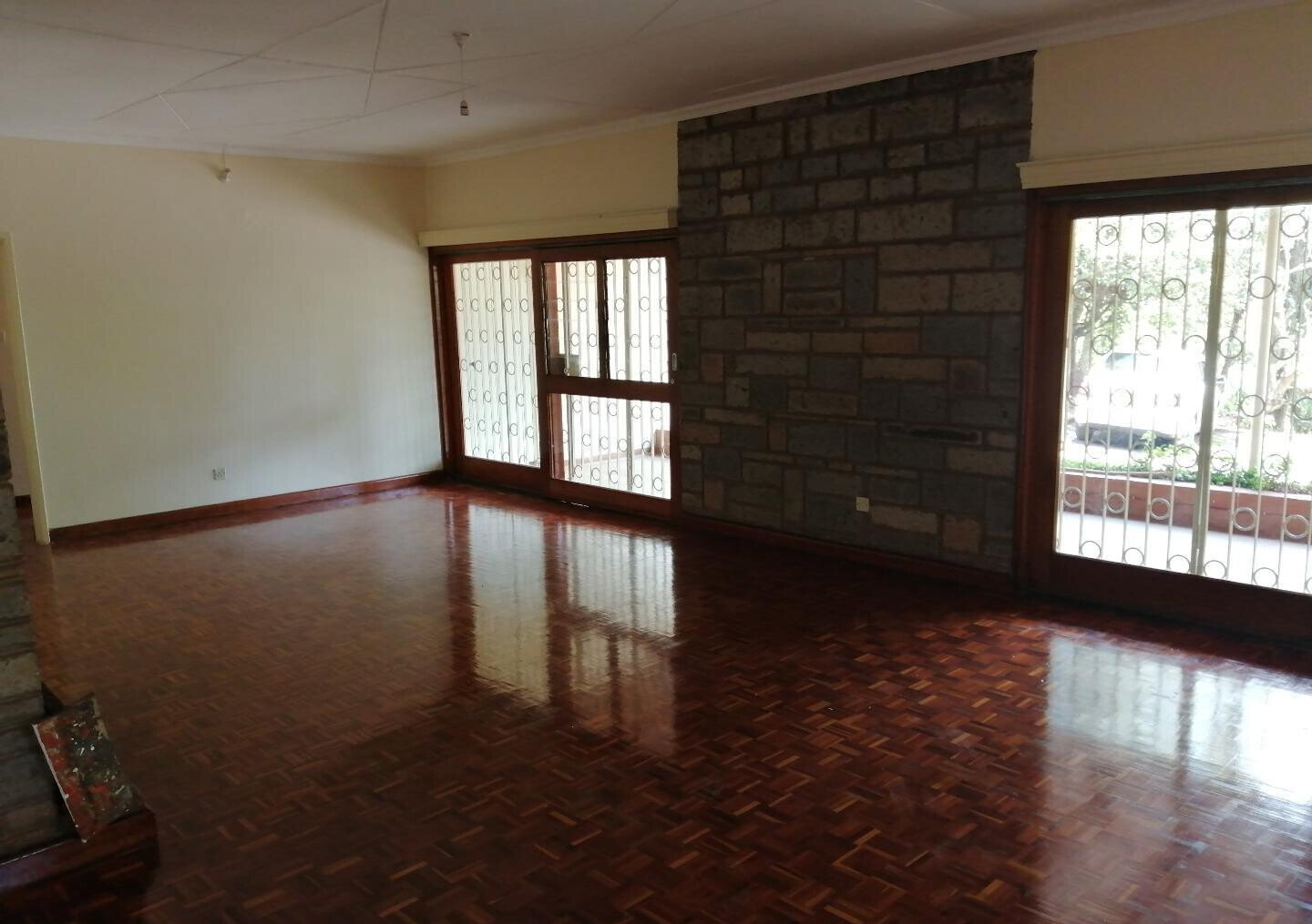 Half Acre 4BR Haven at KSh 280K