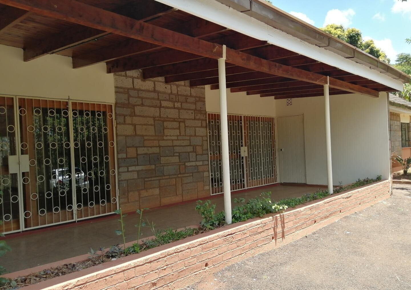 Half Acre 4BR Haven at KSh 280K