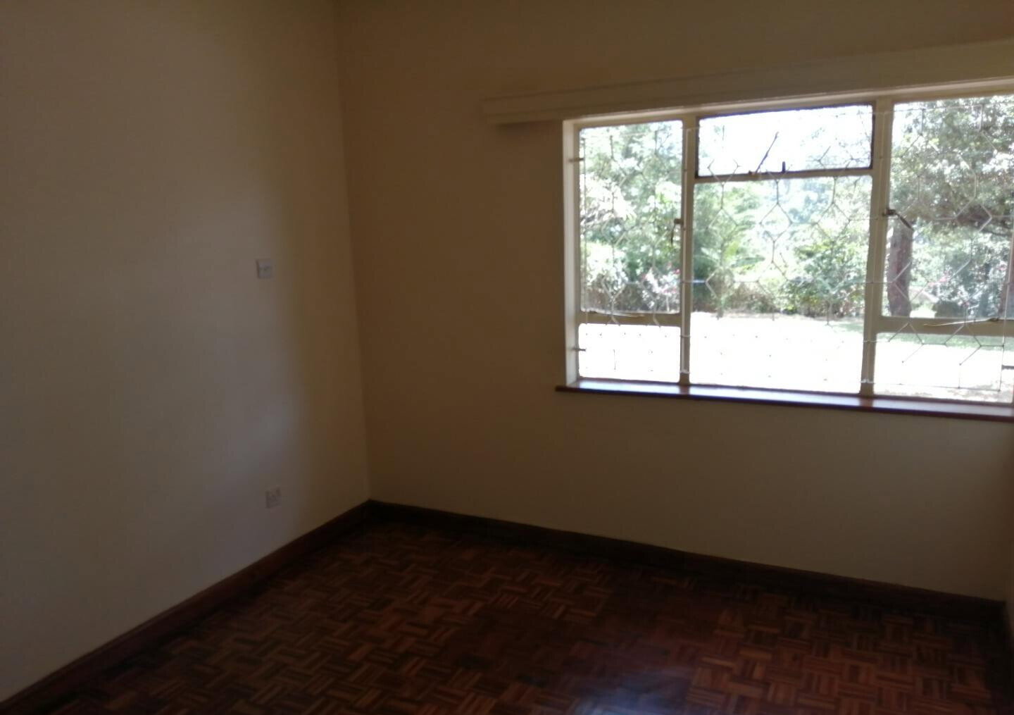 Half Acre 4BR Haven at KSh 280K