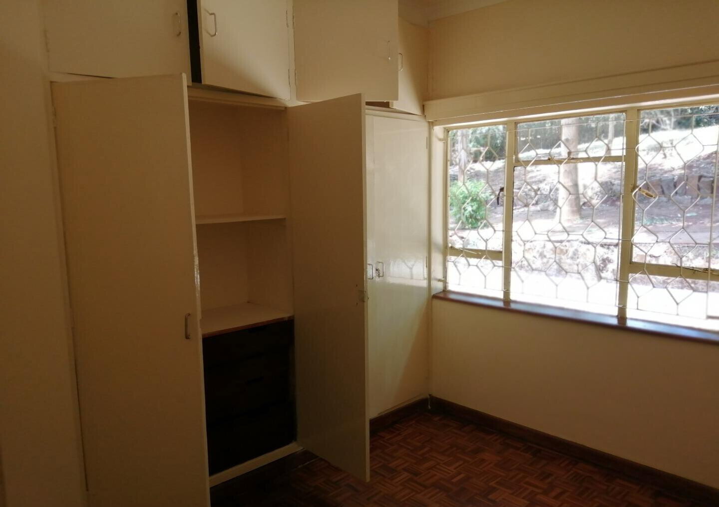Half Acre 4BR Haven at KSh 280K