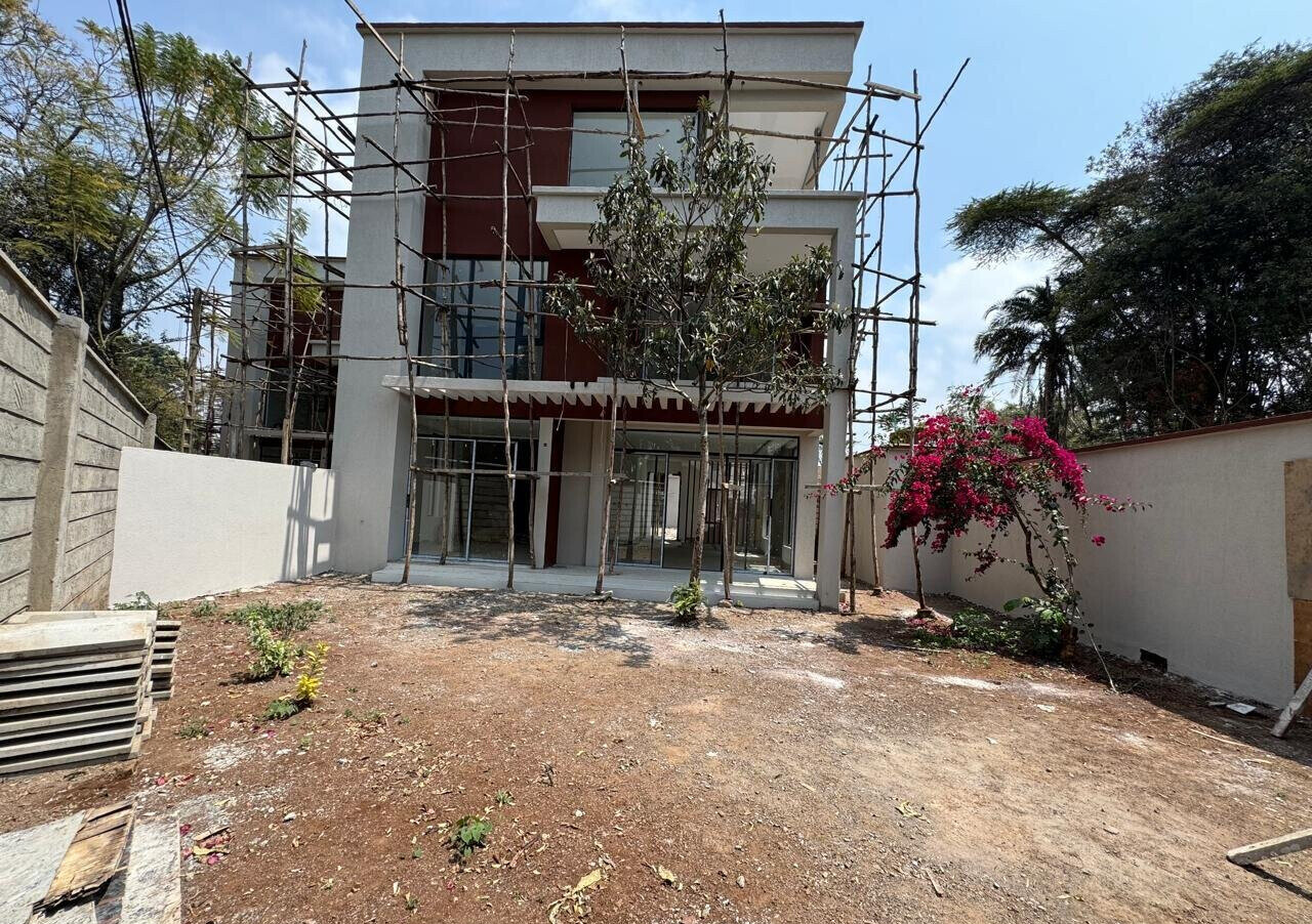 Cul-de-Sac Townhouse with Open-Plan Living - Lavington