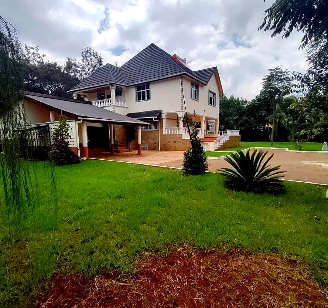 4-Ensuite Townhouse with DSQ & Basement on 0.57 Acre – Karen