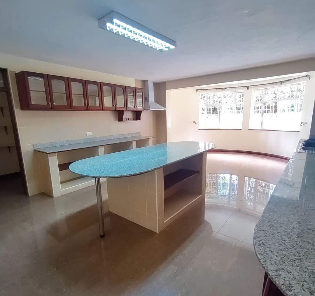 4-Ensuite Townhouse with DSQ & Basement on 0.57 Acre – Karen