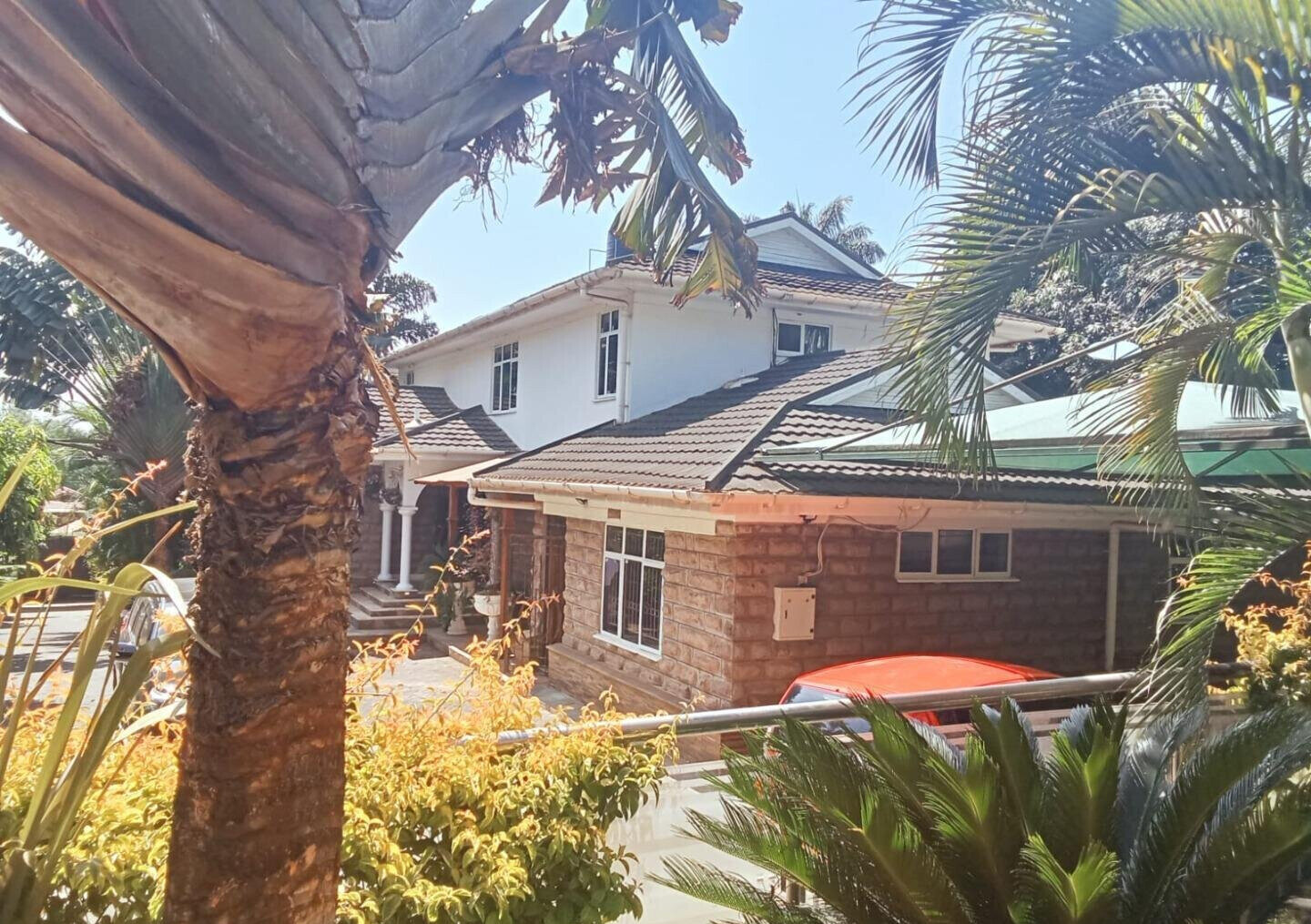 Spacious 4BR Home with Garden