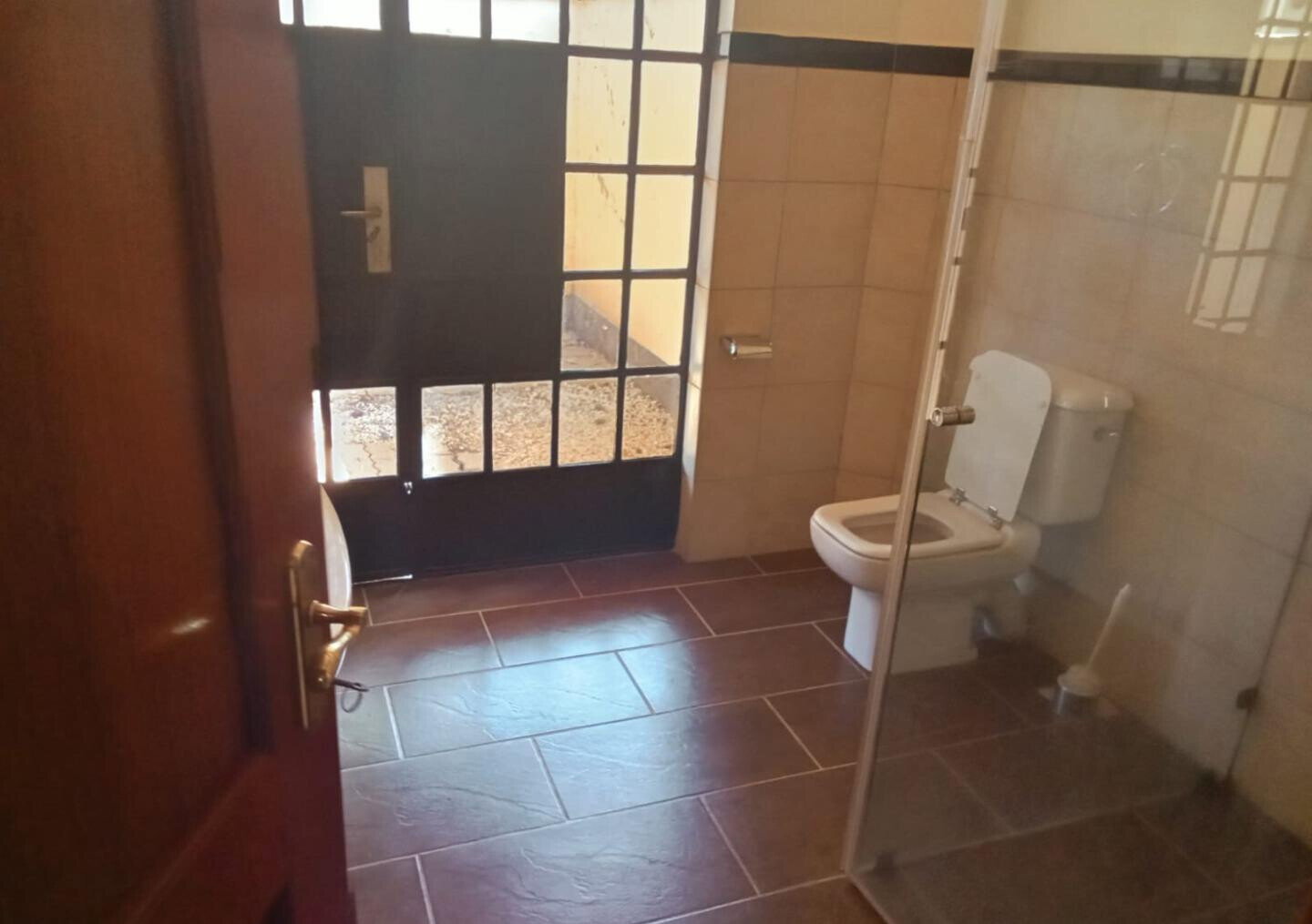Spacious 4BR Home with Garden