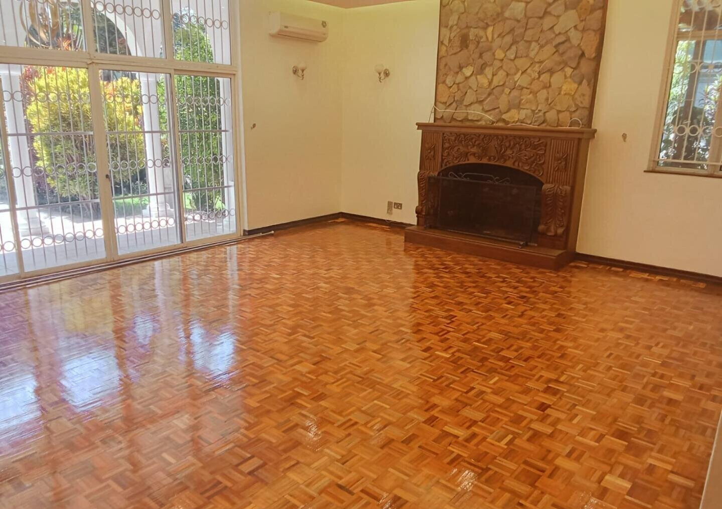 Spacious 4BR Home with Garden