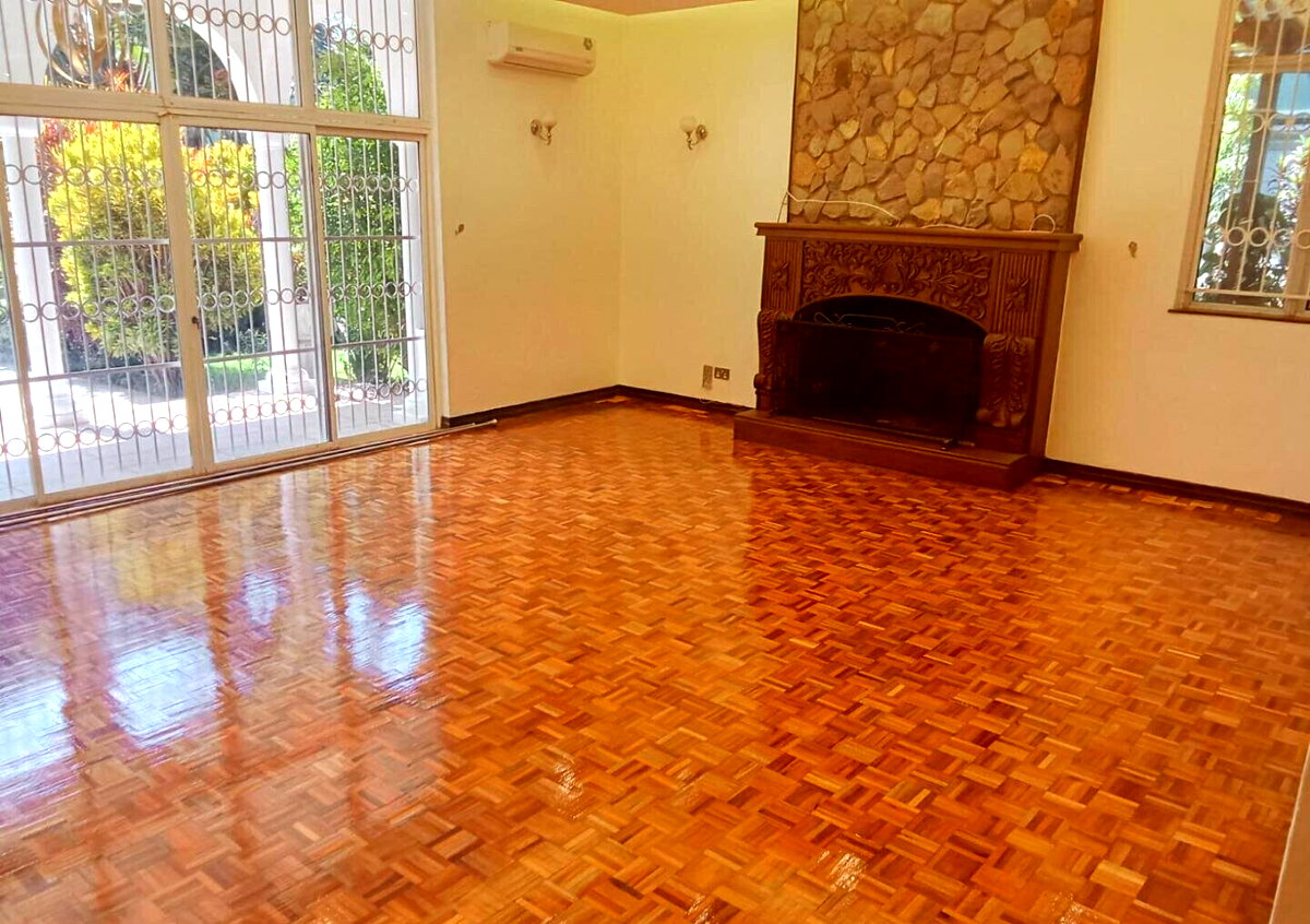Spacious 4BR Home with Garden