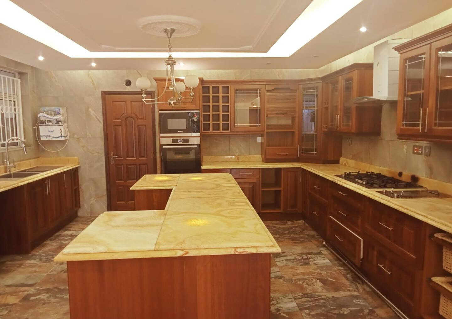 Spacious 4BR Home with Garden