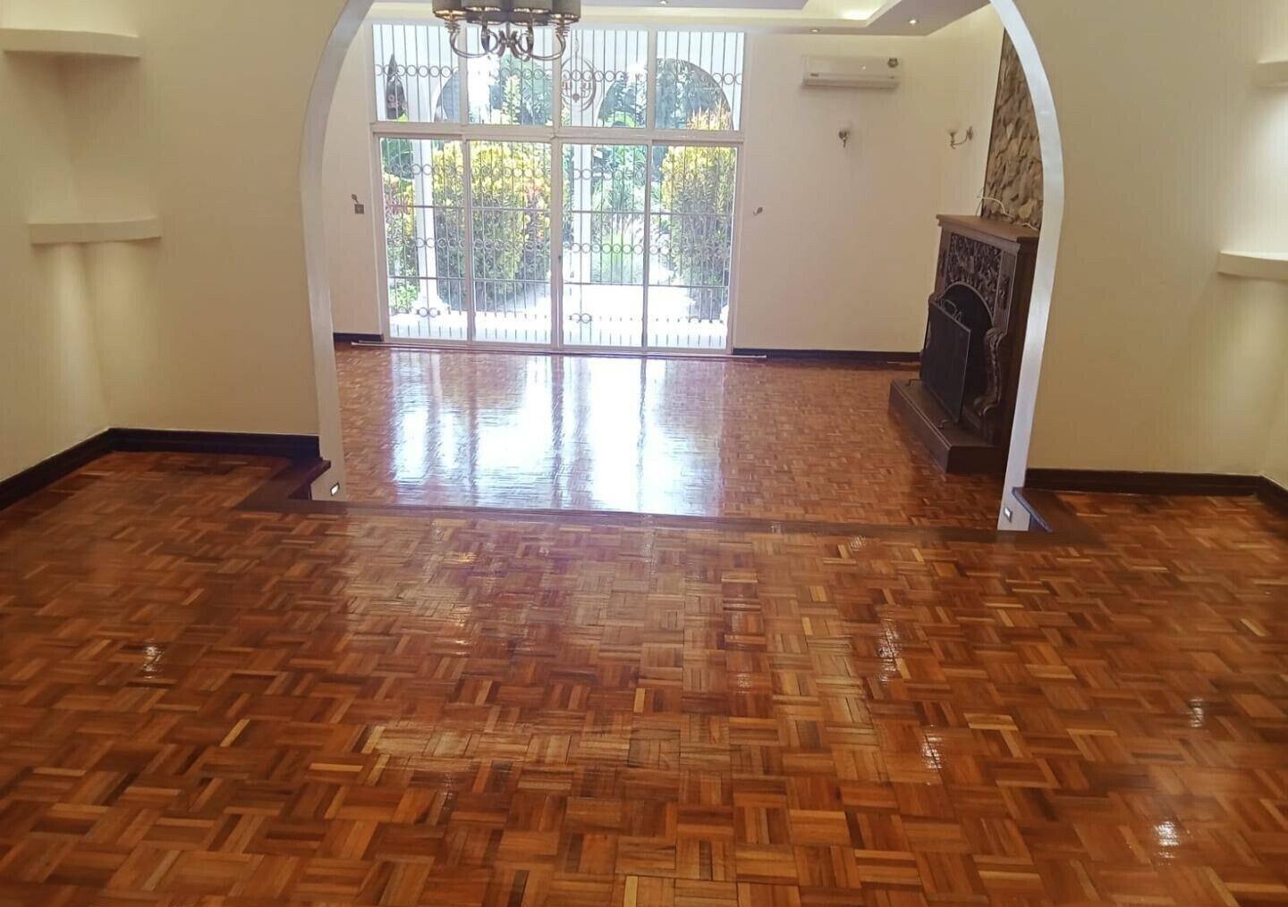 Spacious 4BR Home with Garden