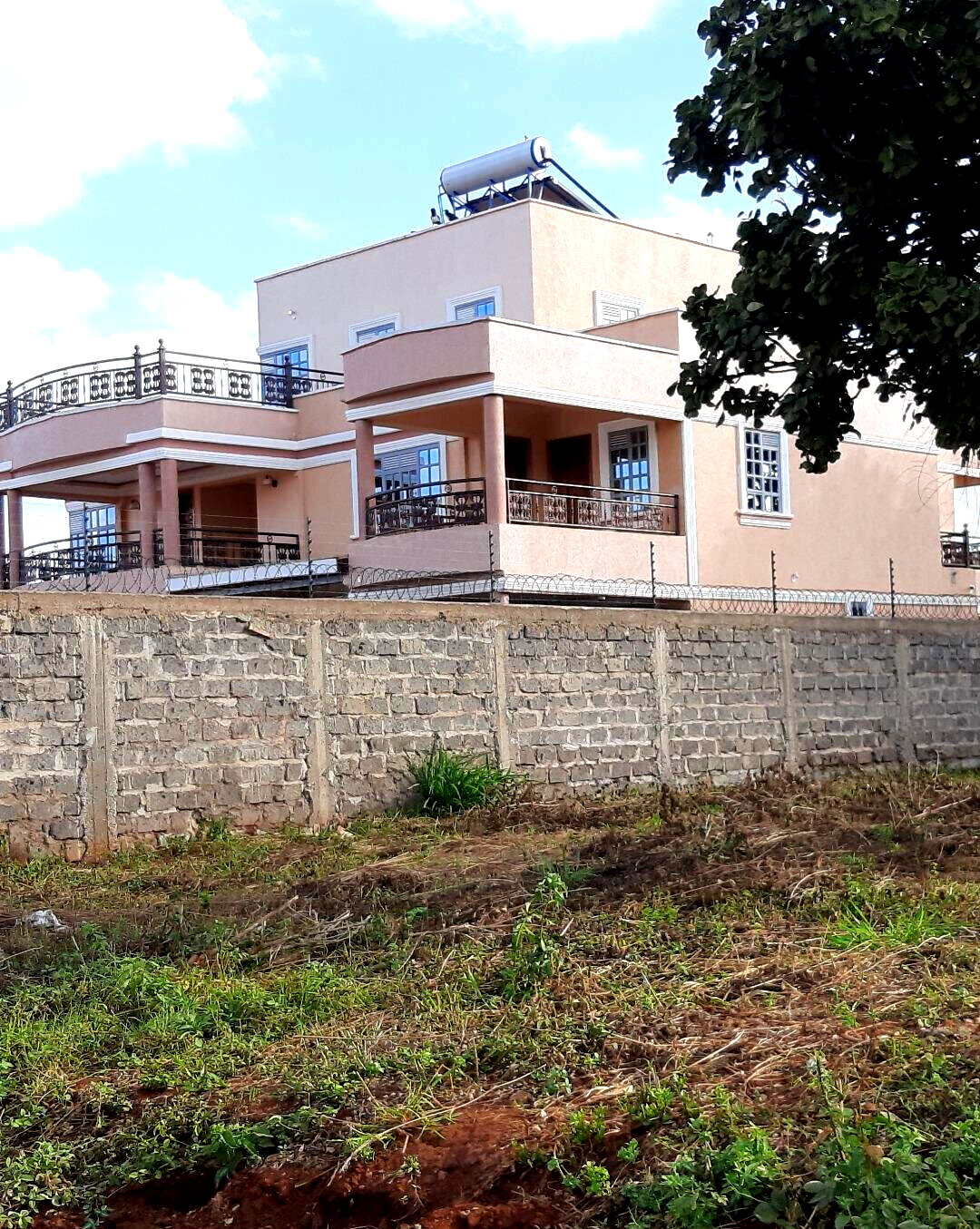 0.17 Acre Garden Plot with Parking - Thika